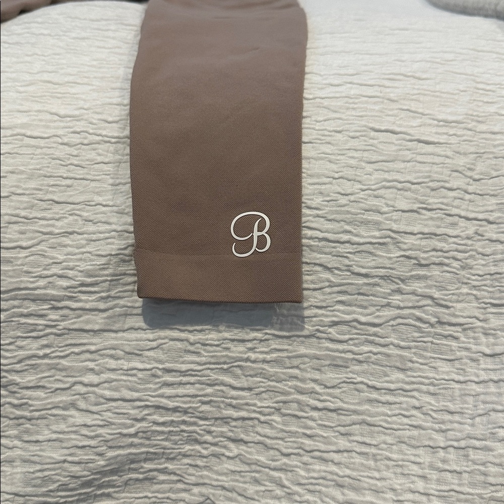 Bombshell Sportswear Beige High-Waist Seamless Leggings - Picture 4 of 8